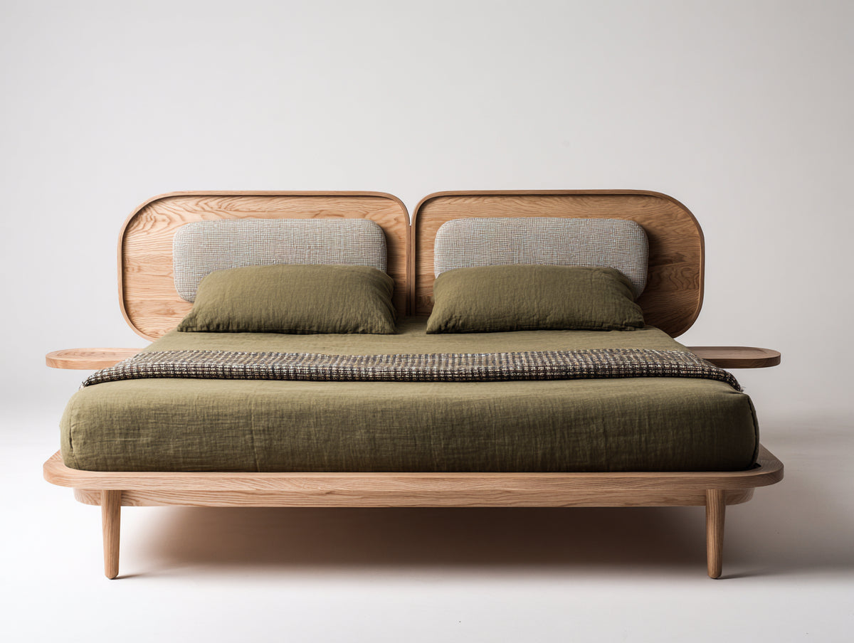 Doppelbett aus Holz 220 x 190 x 105 cm - Natur Beige - modernes Design mit geteiltem Kopfteil und gepolsterten Rückenflächen