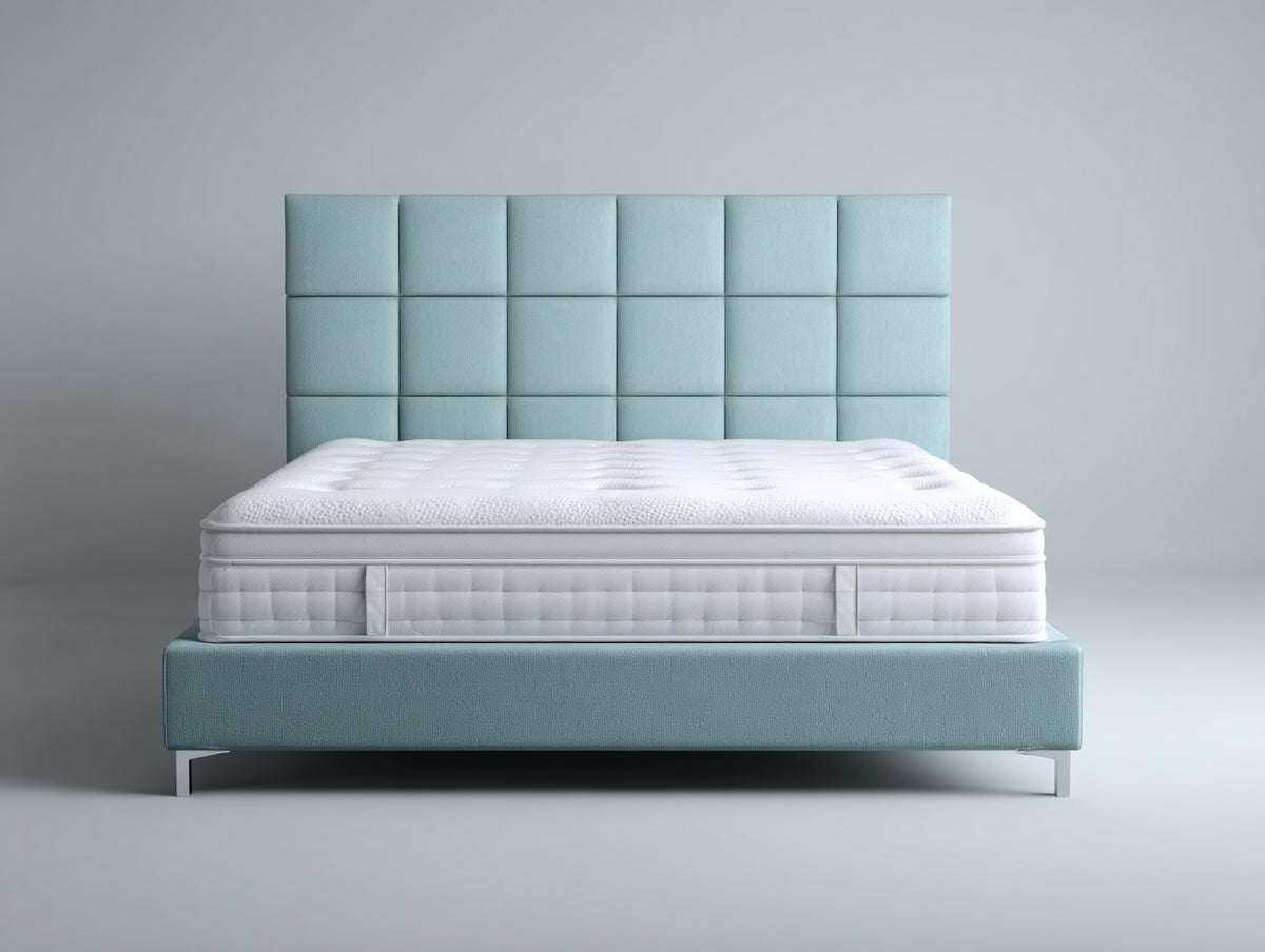 Doppelbett mit Stoffbezug 210x180x140 cm - Hellblau-Silber - Gepolstertes Kopfteil mit geometrischer Steppung im modernen Design
